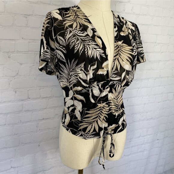 ⭐ 3/$15 Ember Small Black White Tan Floral Printed Micro Mesh Vneck Top - Picture 2 of 8